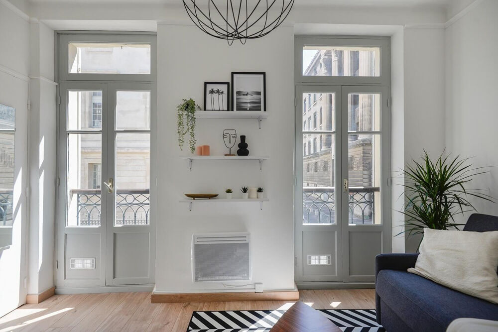 Location Appartement Beau studio meublé 25m² lumineux idéalement placé Marseille 1