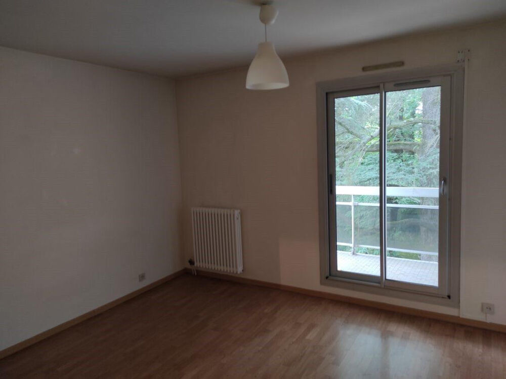 Location Appartement Beau 3 pièces 69m² avec terrasse + parking Clamart