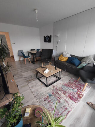  Appartement à louer 1 pièce 100 m²