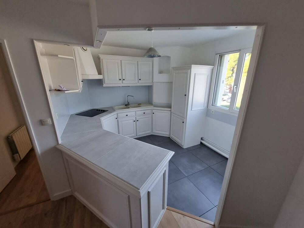 Location Appartement APPARTEMENT 70 m2 / 2 CHAMBRES/ PROCHE COMMODITE Villeneuve-lès-avignon