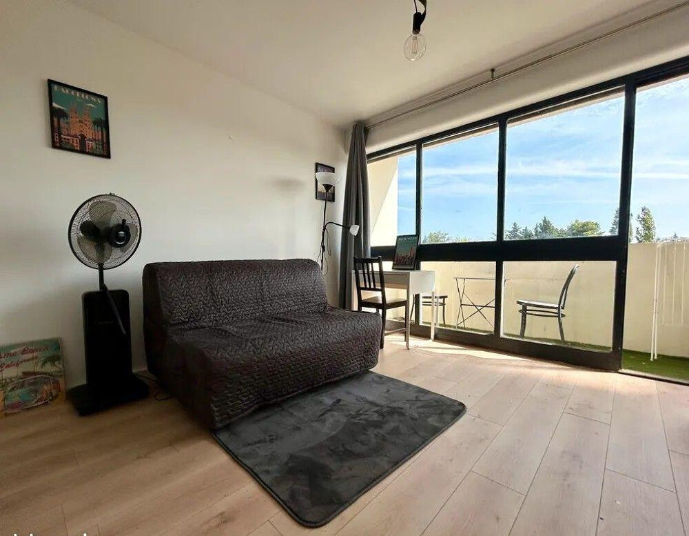 Location Appartement Beau studio meublé 18m² rénové avec balcon filant Aix-en-provence