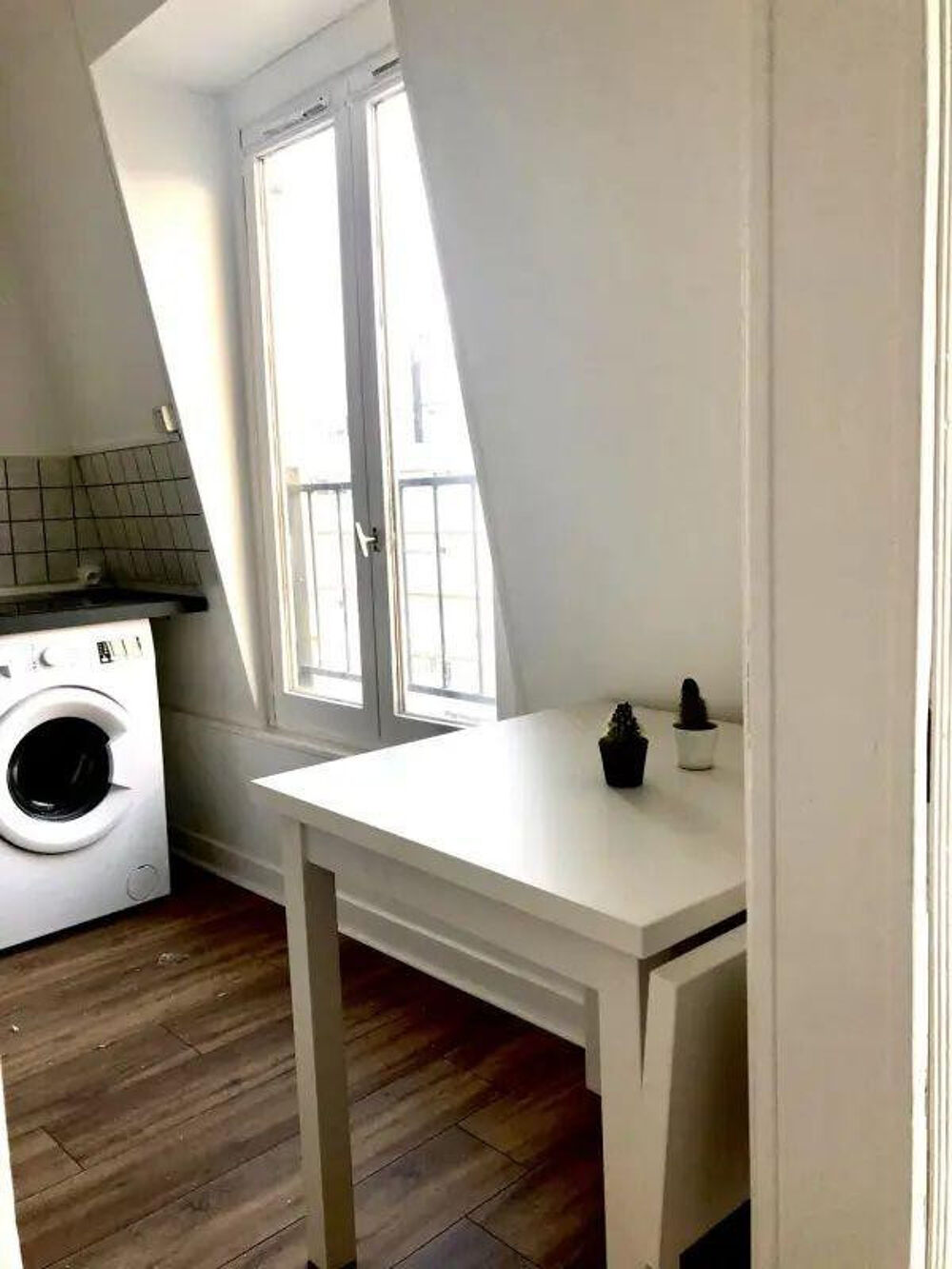 Location Appartement Studio très lumineux, vue dégagée Clichy