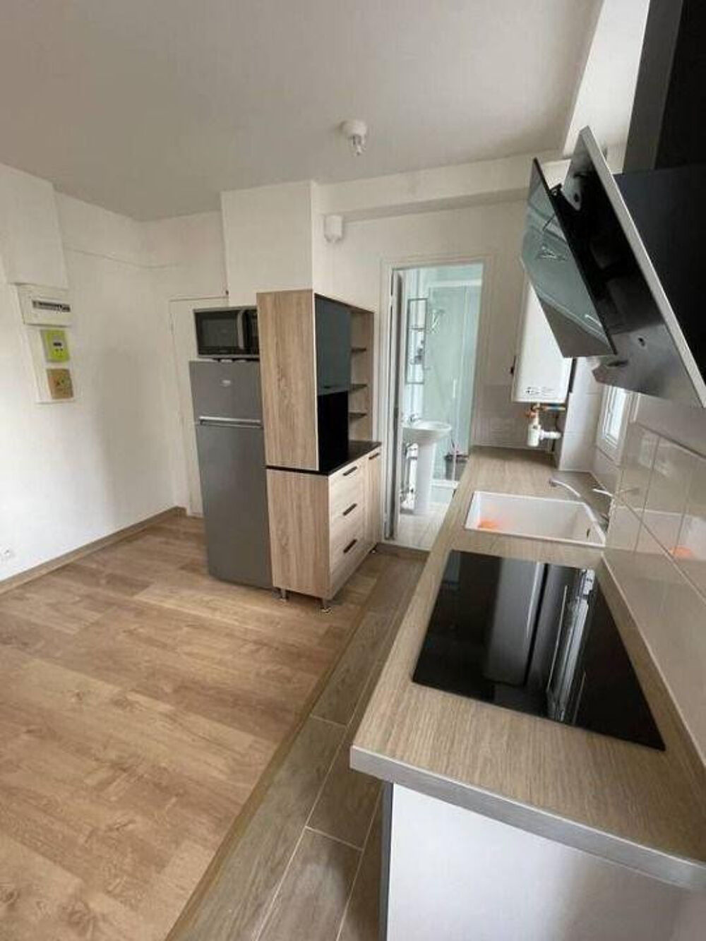 Location Appartement Beau T2 28m² refait à neuf Porte de la Vilette Paris 19
