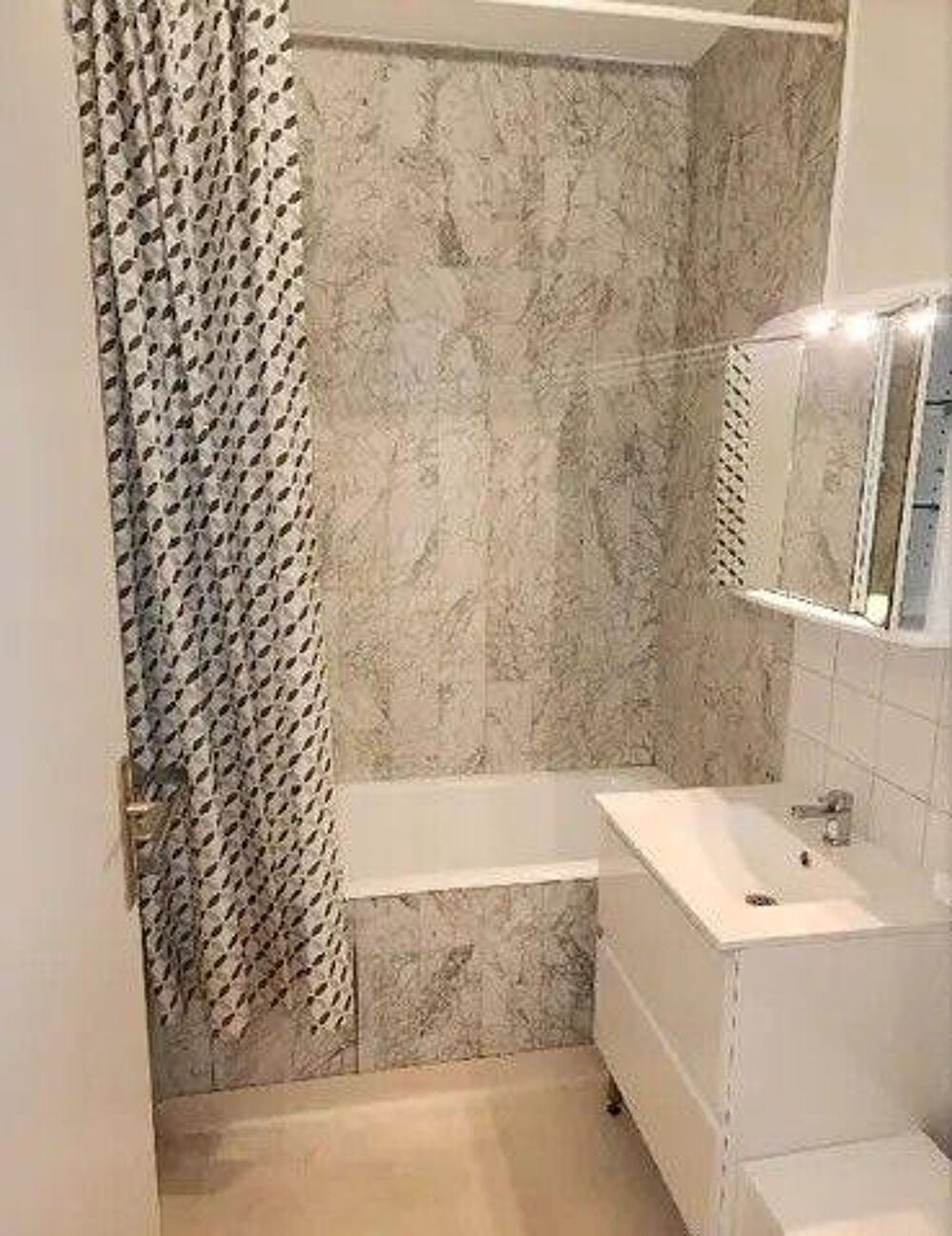 Location Appartement Beau 2P meublé 32m² avec balcon et parking Nantes