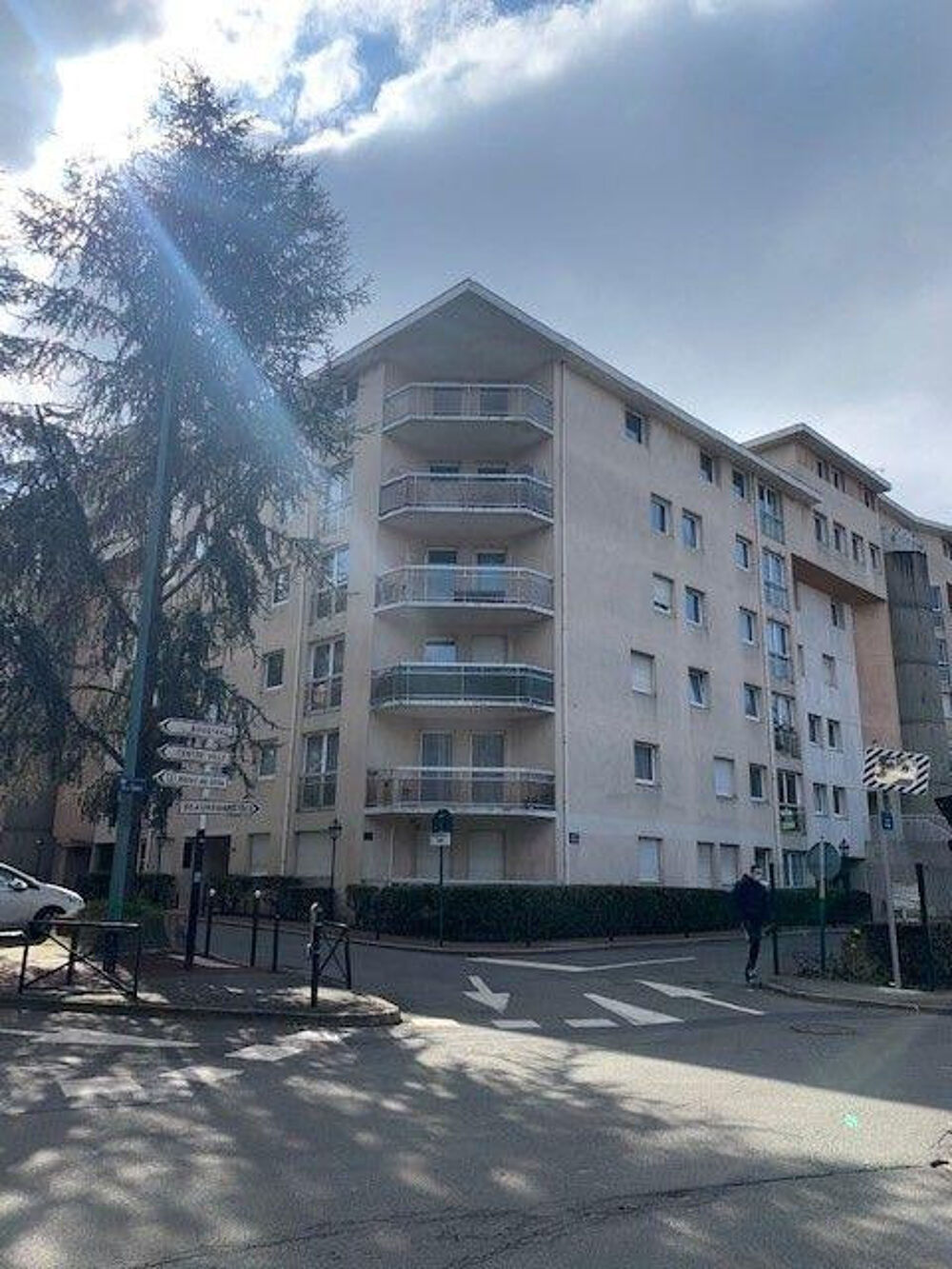 Location Appartement Appartement 3 pièces (74m2) au calme, lumineux ! La celle-saint-cloud