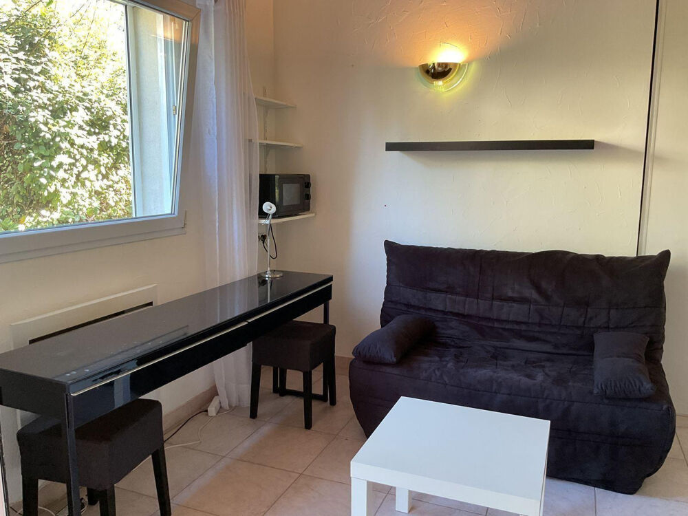 Location Appartement Studio -mezzanine pour étudiant 5 km des facs Saint-clément-de-rivière
