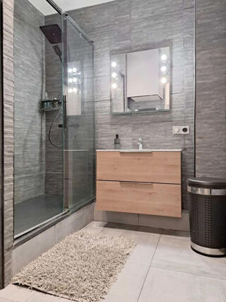  Appartement à louer 4 pièces 85 m²