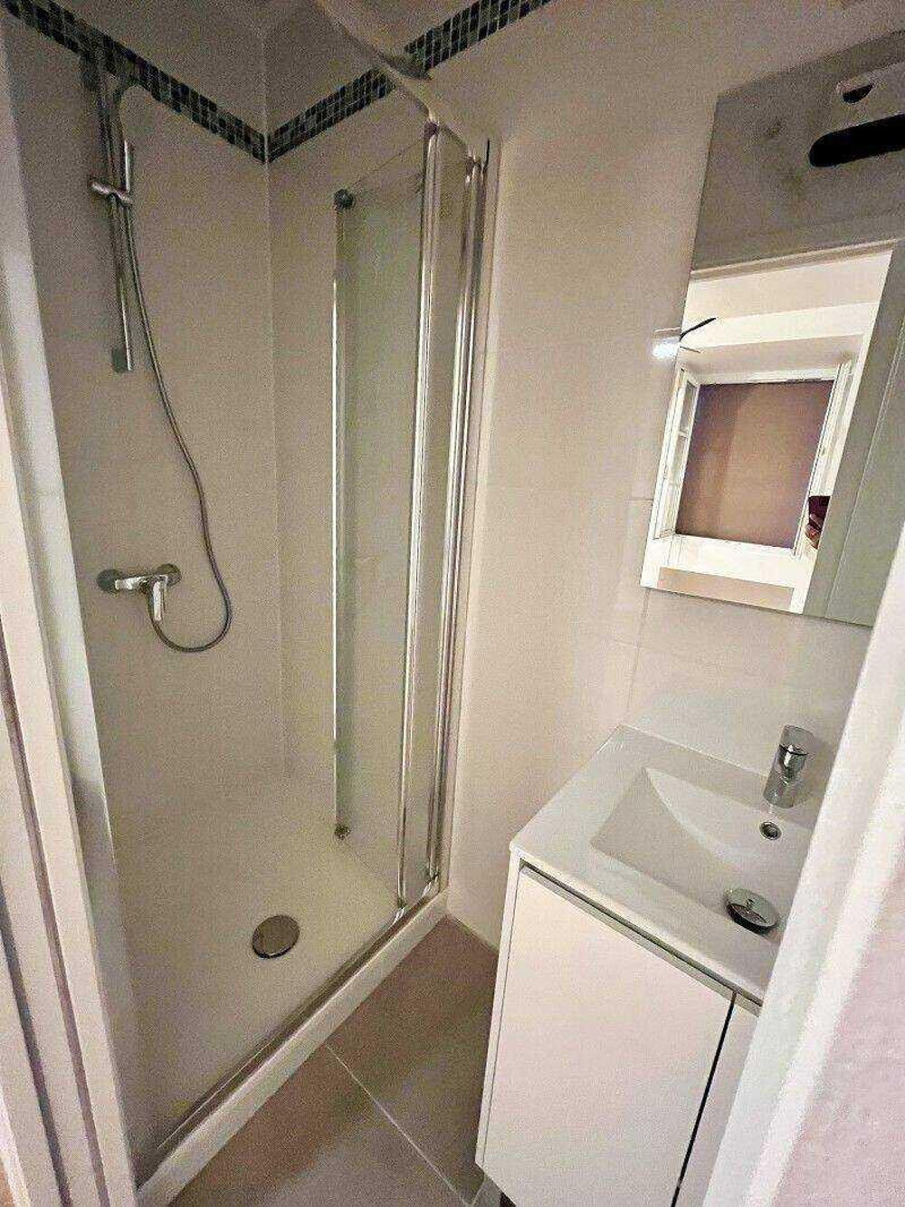 Location Appartement Studio 21m2 Paris 17è rue Chazelle Paris 17
