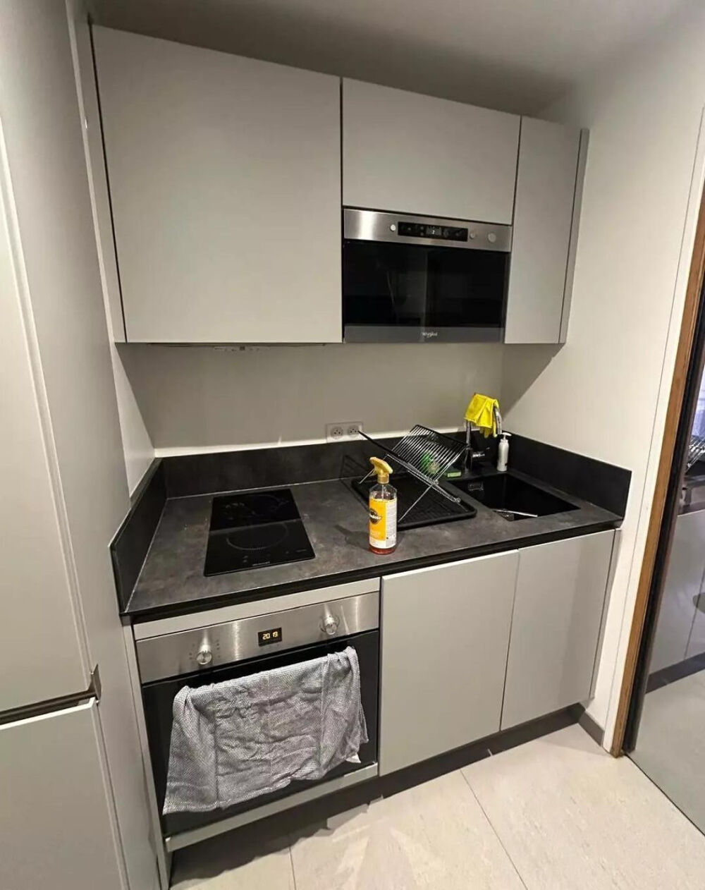 Location Appartement Beau studio meublé rénové 24 m² Paris 16