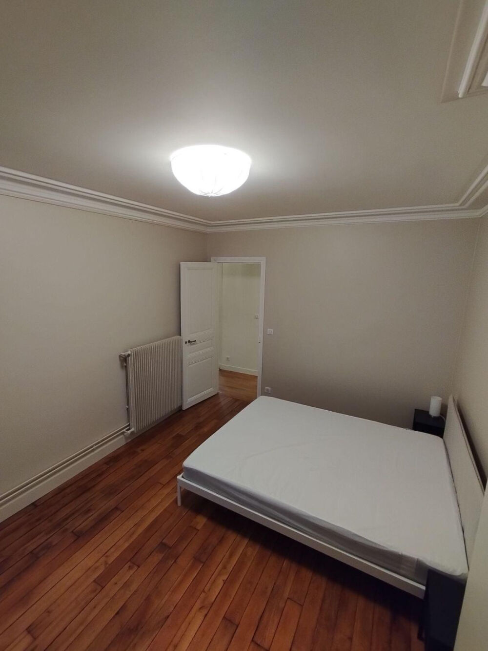 Location Appartement Appartement 2 pièces 56 m² - meublé - Mairie 18e Paris 18