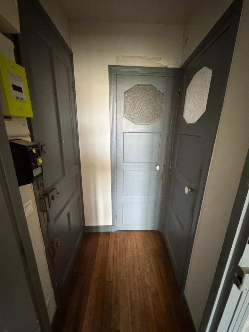 Location Appartement Studio avec petite chambre séparée. Clichy