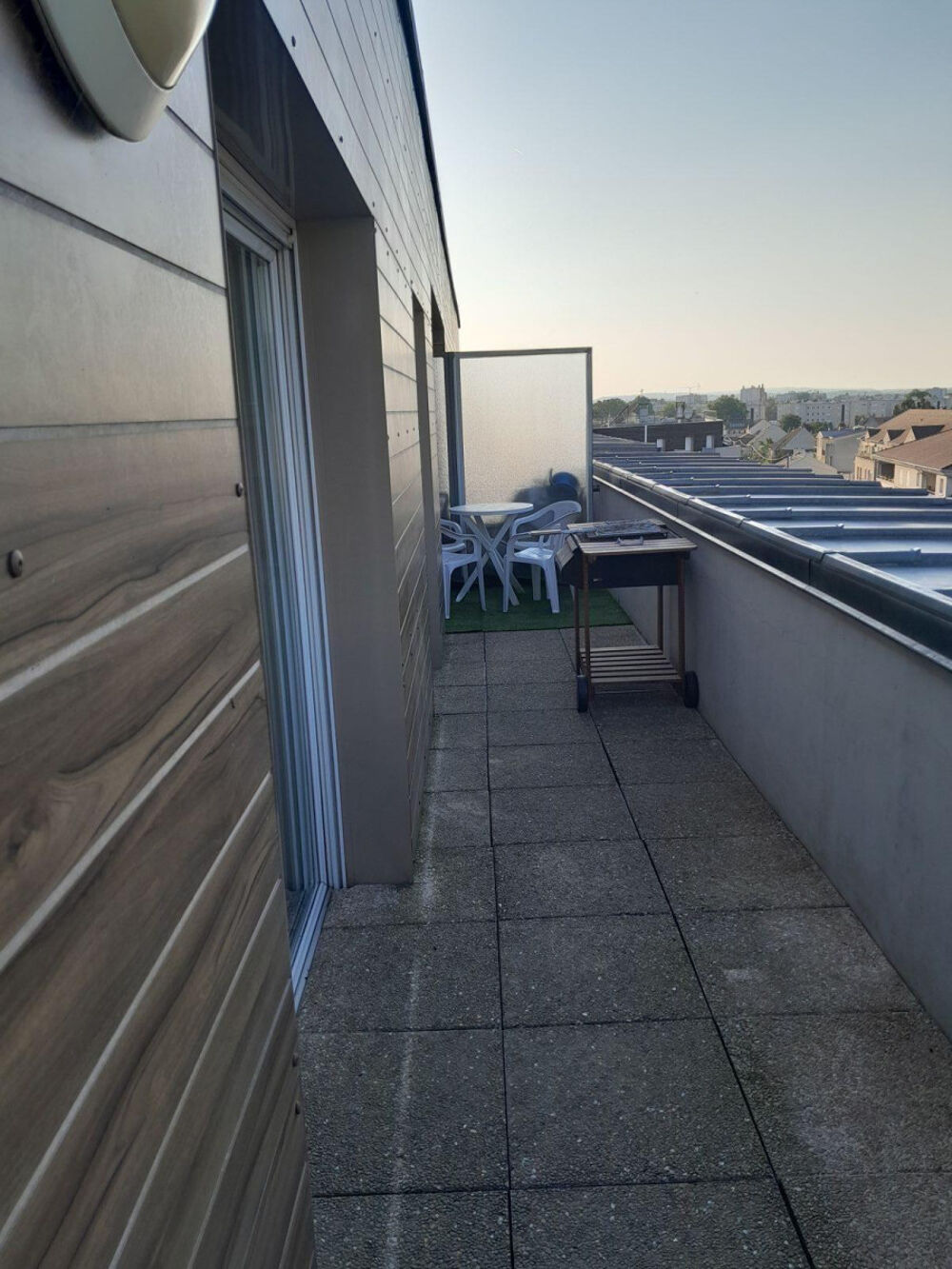 Studio meublé 28.73m2 avec terrasse 13m2