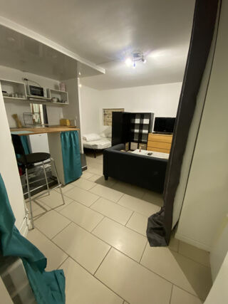  Appartement à louer 1 pièce 28 m²
