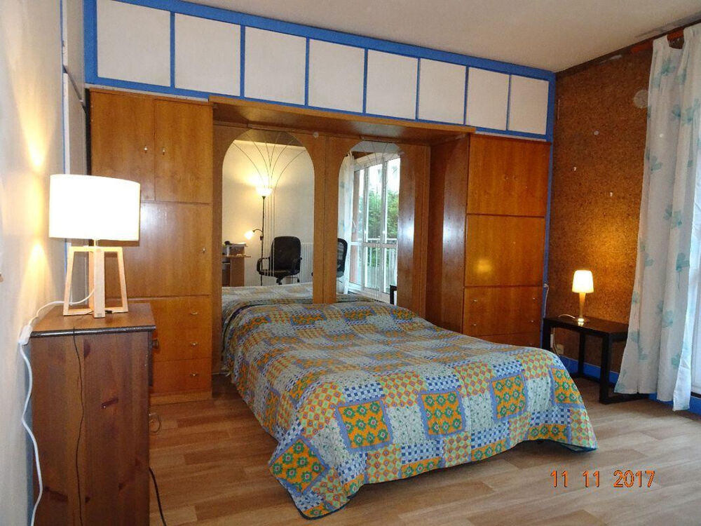 Location Appartement Location très grand studio à Paris 15ème Paris 15