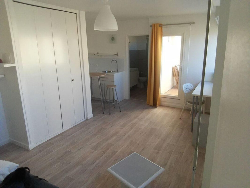 Location Appartement Beau studio meublé 27m² avec terrasse 5m² Marseille 5