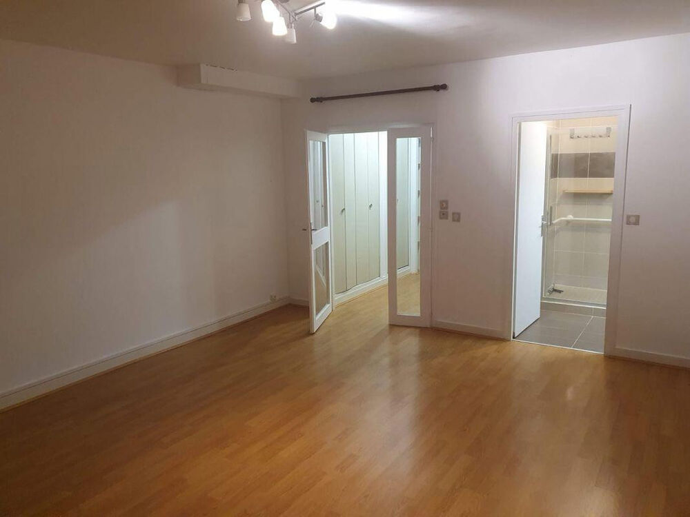 Location Appartement Studio lumineux 35m² résidence senior Bordeaux Bordeaux