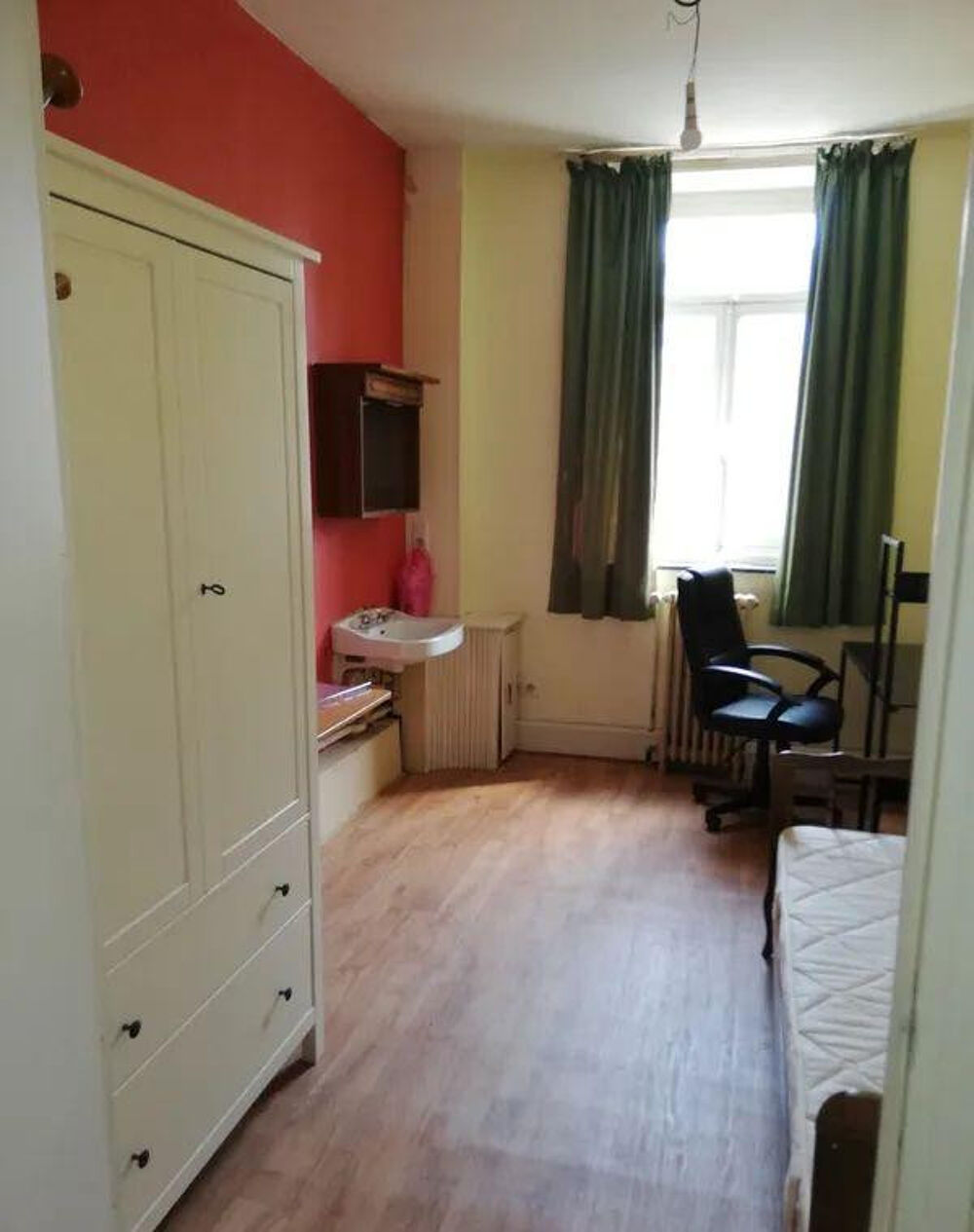 Location Appartement ISLY CHAMBRE MEUBLEE 14m2 PERIODE UNIVERSITAIRE Lille