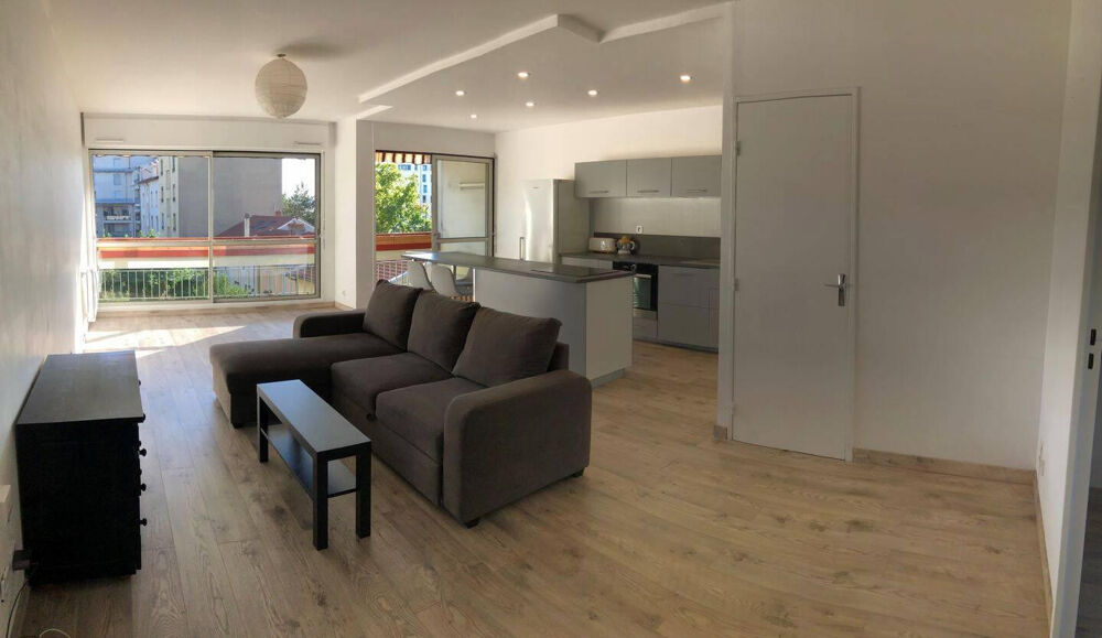 Lyon 8e  Grand T3 meublé de 79 m² avec balcon