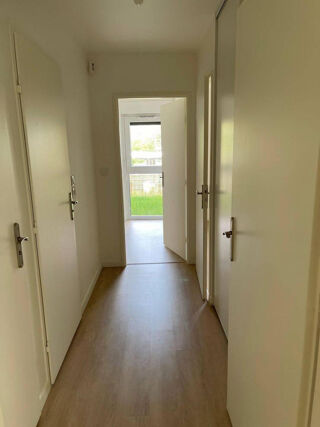  Appartement à louer 3 pièces 60 m²