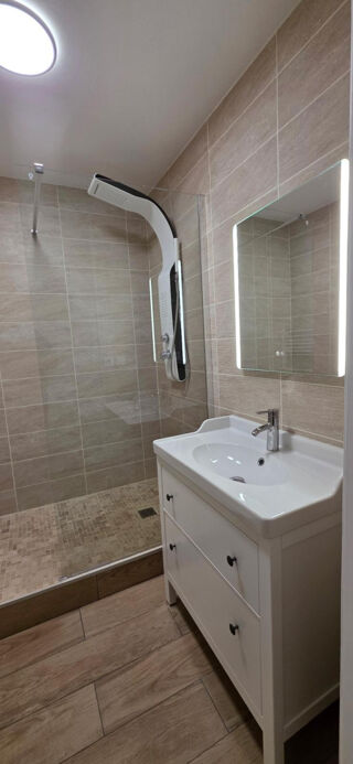  Appartement à louer 4 pièces 81 m²