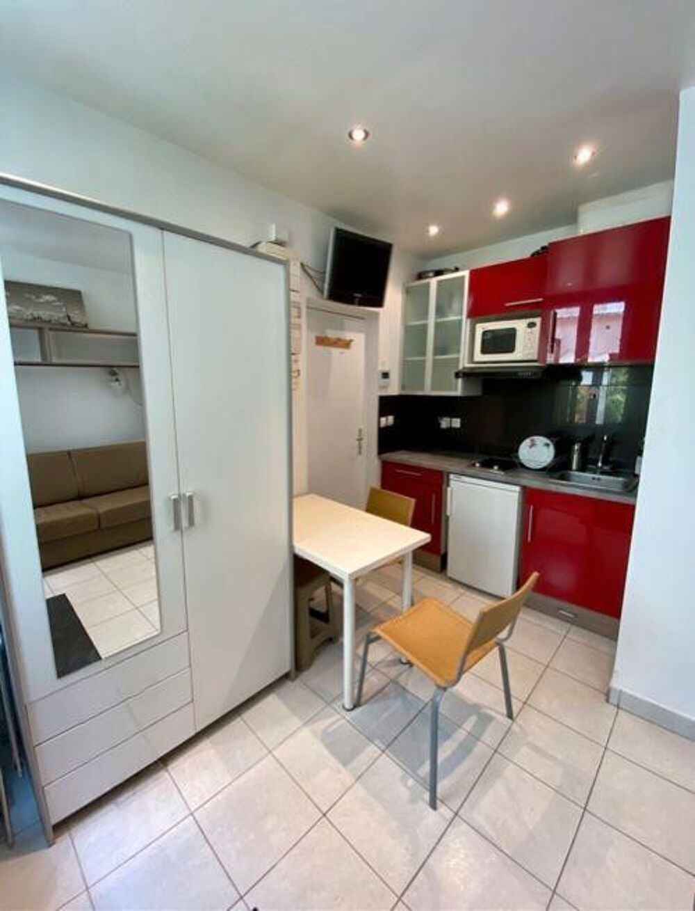 Location Appartement Studio disponible Paris 11