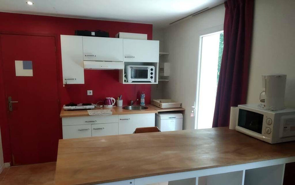 Location Appartement Beau studio 25m² meublé en rez-de-jardin Aix-en-provence