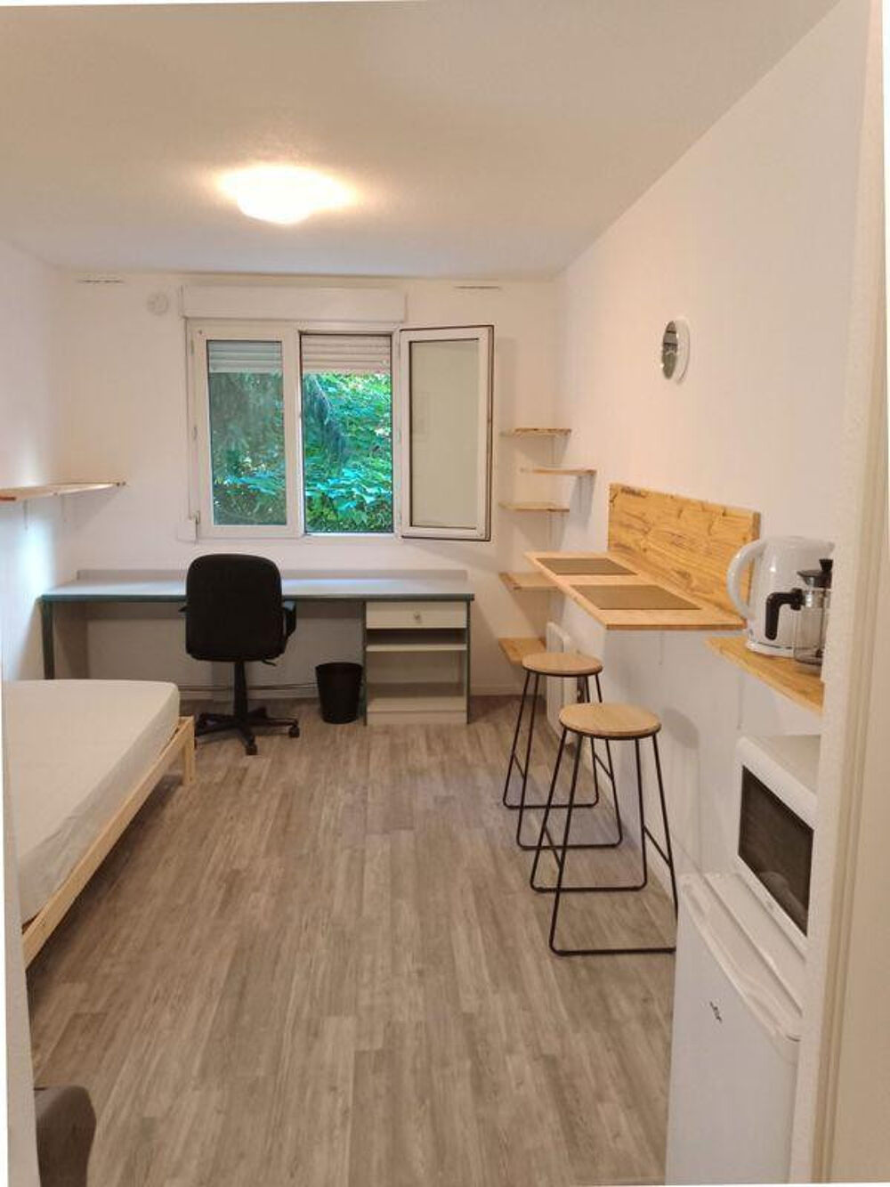 Beau studio 19m rénové dans résidence étudiante