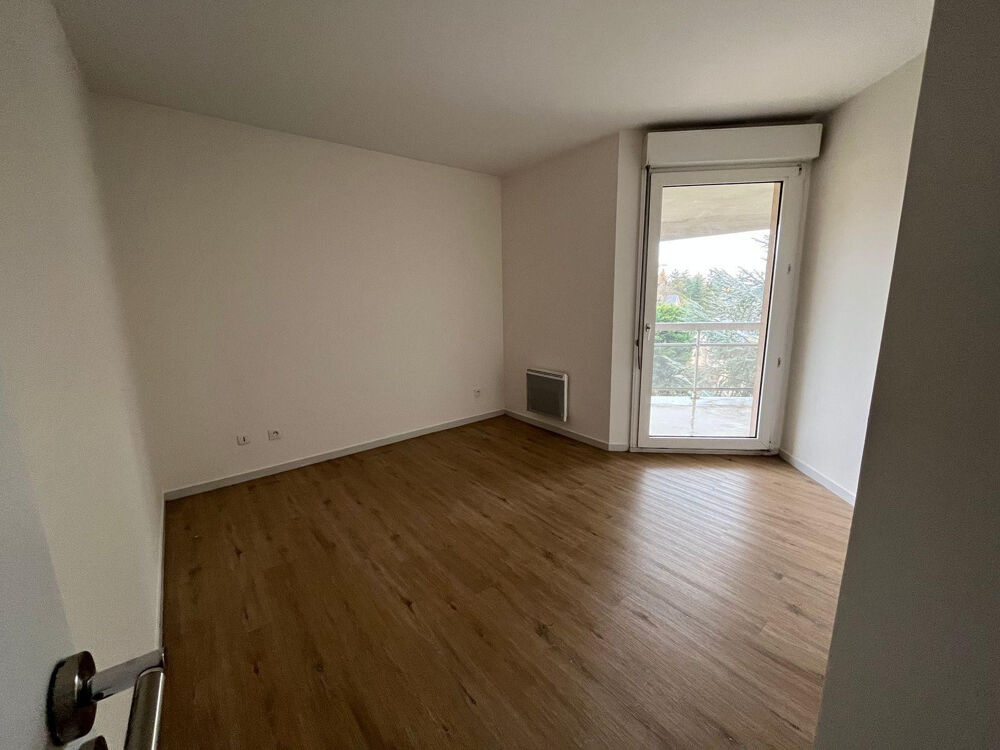 Location Appartement Appartement 3 pièces (74m2) au calme, lumineux ! La celle-saint-cloud