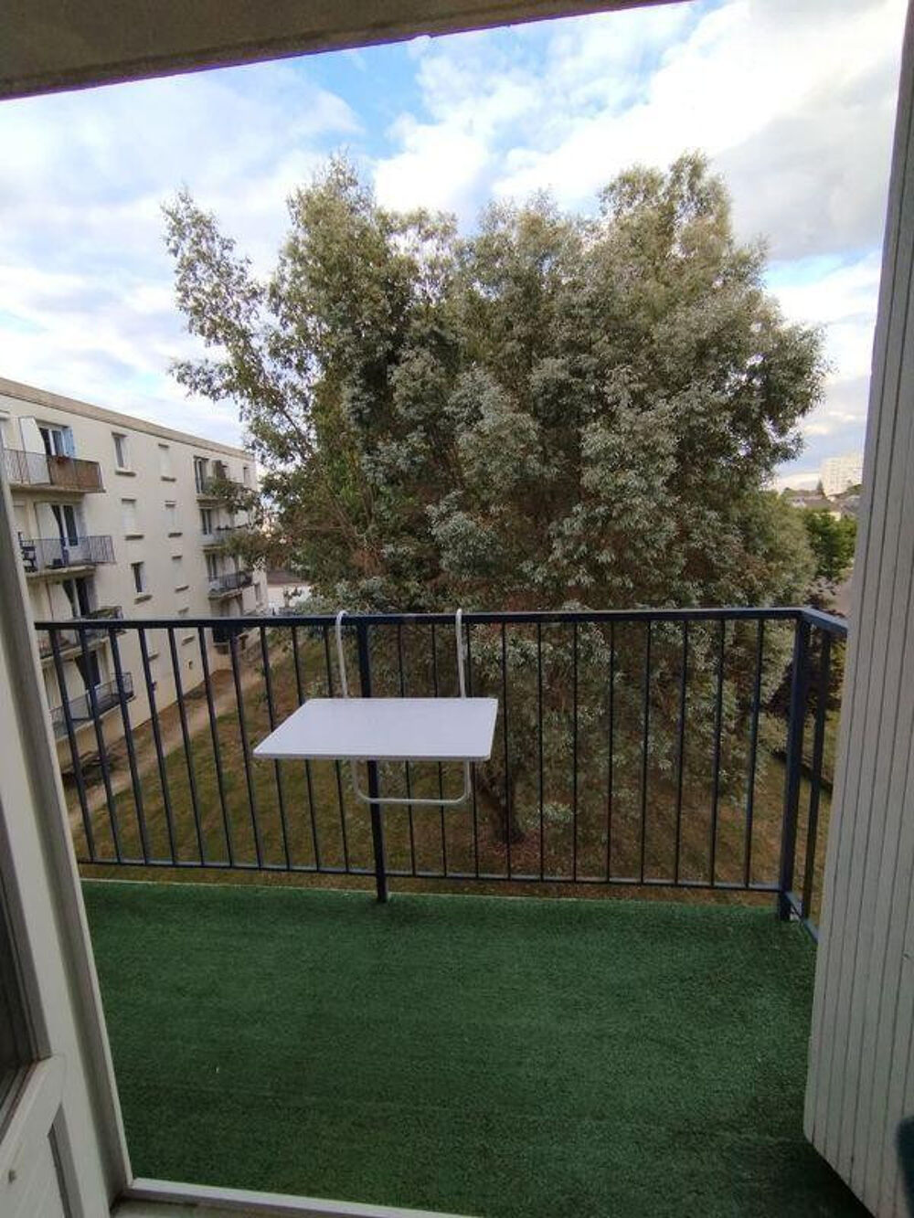 Location Appartement Beau T2 meublé 47m²  Balcon, Parking Nantes