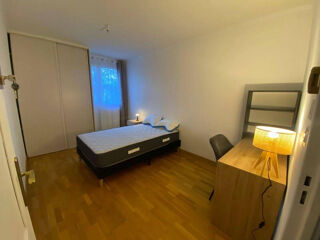  Appartement à louer 5 pièces 112 m²