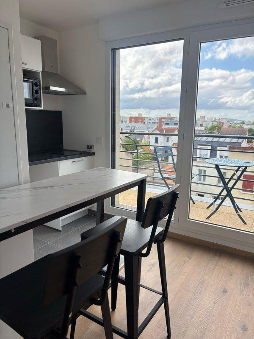 Beau studio meublé 24m² vue panoramique sur Paris