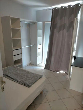  Appartement à louer 2 pièces 32 m²