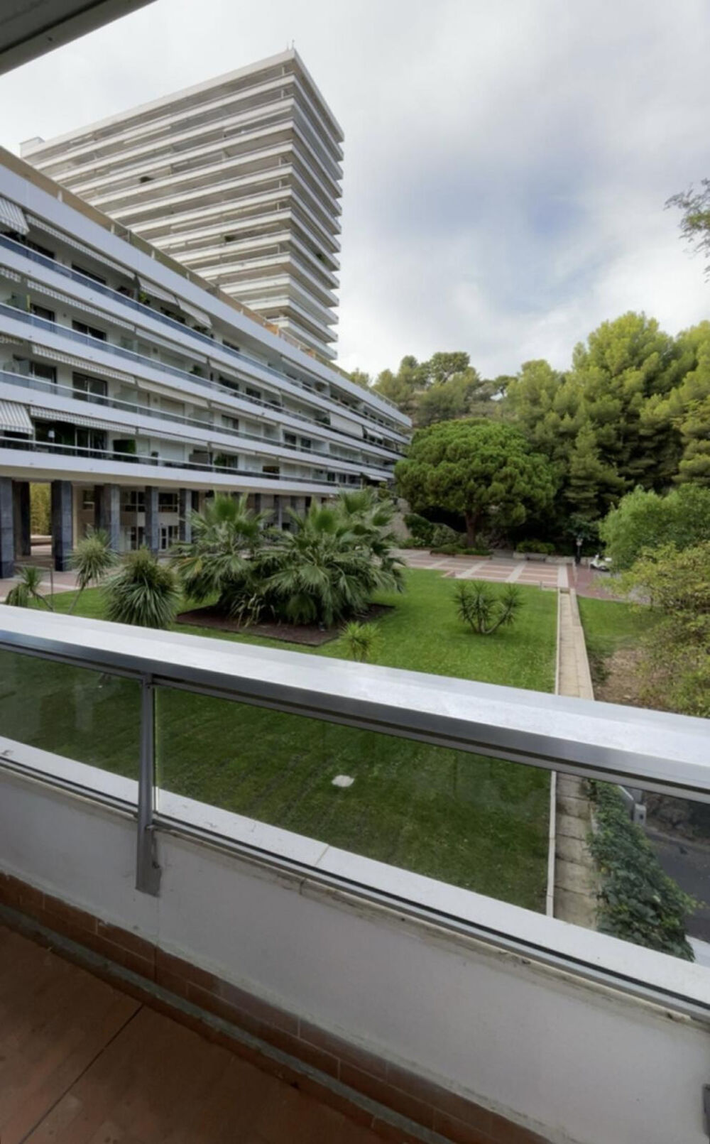 Studio meublé 22 m² Résidence Super Cadenelle 8eme