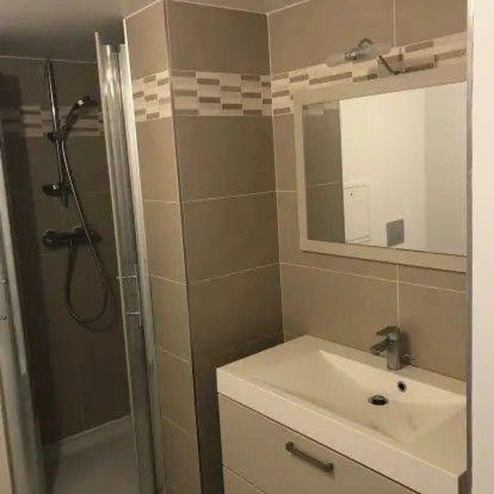 Location Appartement Beau studio 31m² quartier des Epinettes-Bessières Paris 17
