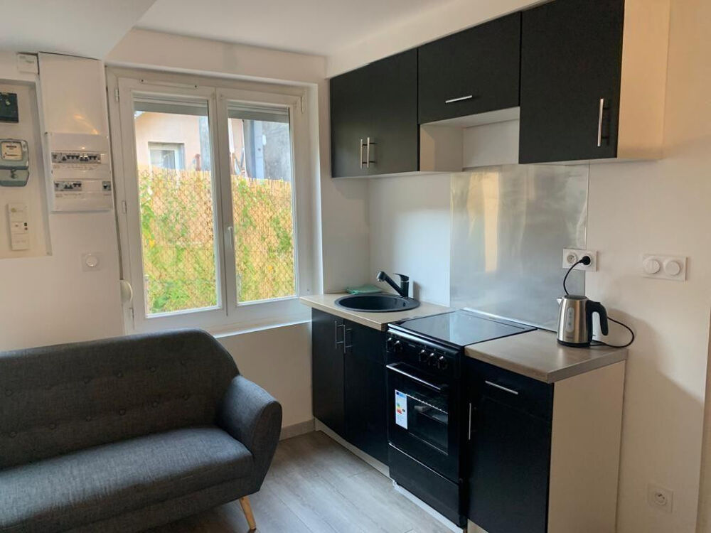 Location Appartement Beau F2 28m² avec petite terrasse proche fac Saint-Étienne