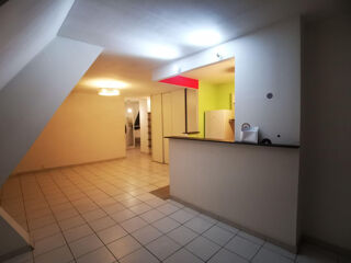  Appartement à louer 3 pièces 65 m²