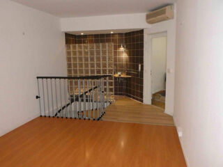  Appartement à louer 2 pièces 63 m²