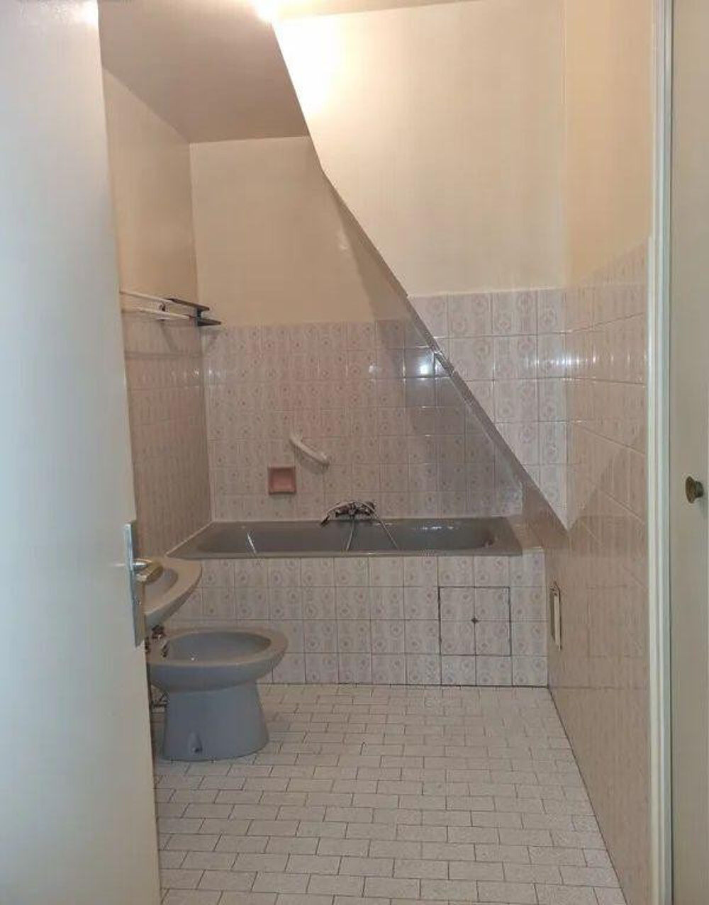Location Appartement Beau 2P 75m² lumineux et calme avec balcons Aix-en-provence