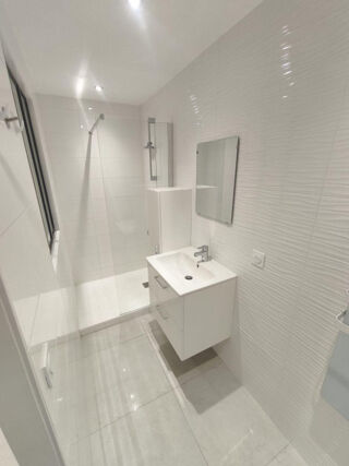  Appartement à louer 3 pièces 90 m²