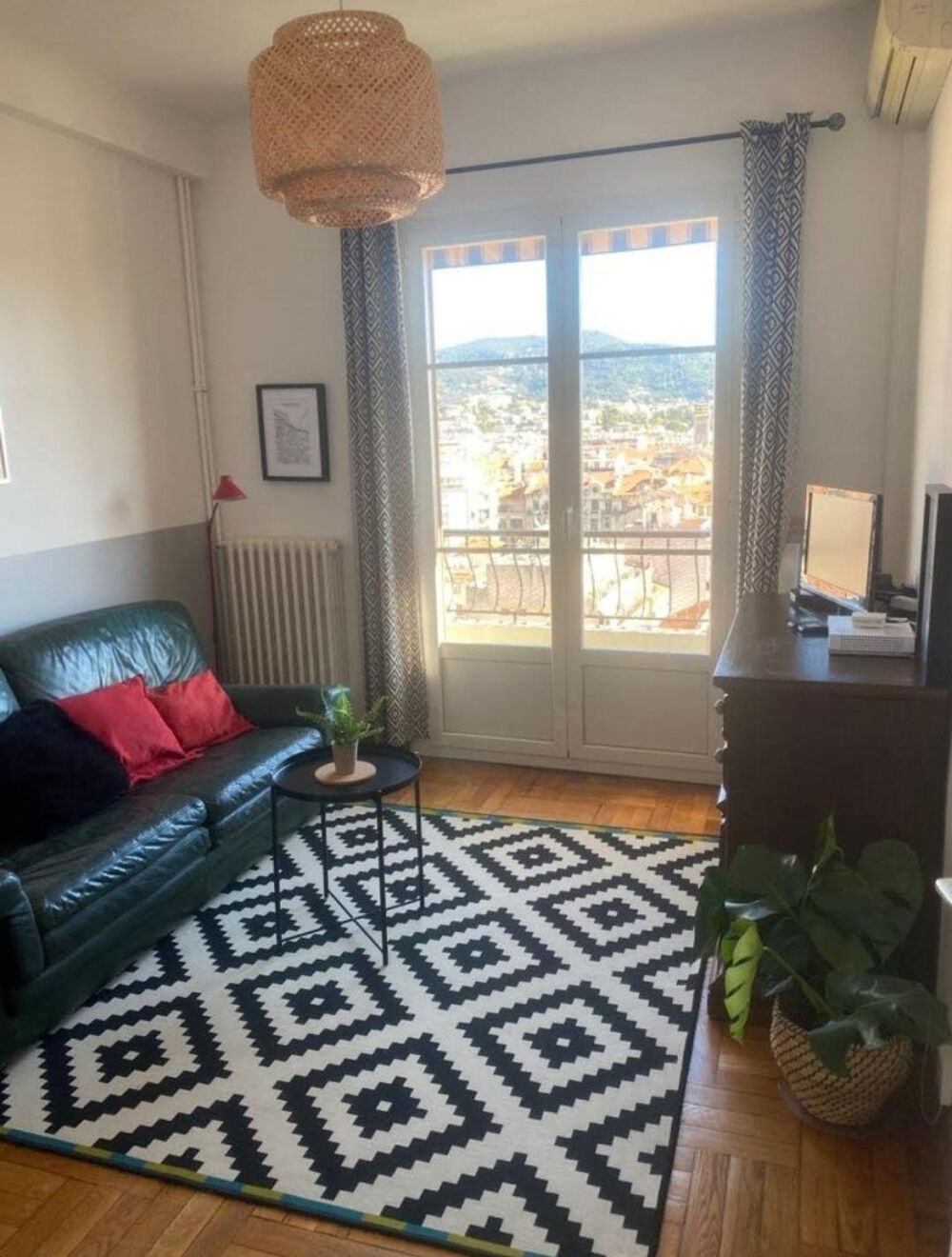 Location Appartement Jolie chambre parquetée sans vis à vis,  balcon Nice
