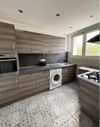  Appartement à louer 5 pièces 65 m²