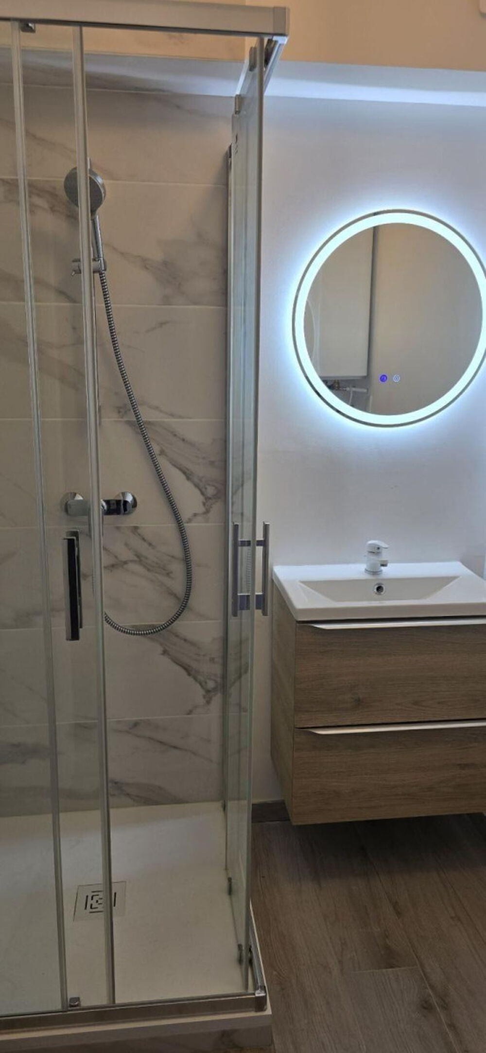 Location Appartement Chambre rénovée Gratte-Ciel – Métro 2 min – Balcon Villeurbanne