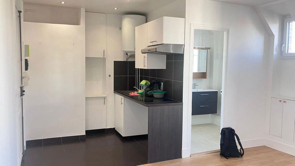 Location Appartement Beau studio 24m² rénové et lumineux Colombes