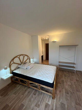  Appartement à louer 1 pièce 86 m²