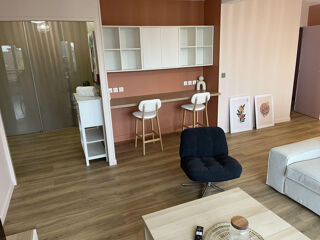  Appartement à louer 5 pièces 94 m²