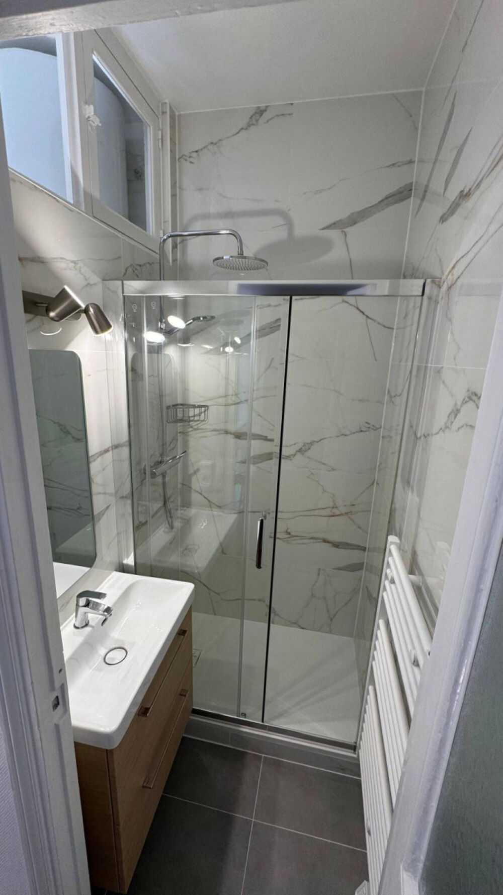 Location Appartement Appartement 61 m2 Paris 20