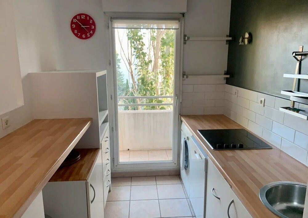 Location Appartement Beau T2 meublé 46m² refait à neuf avec 2 terrasses Aix-en-provence