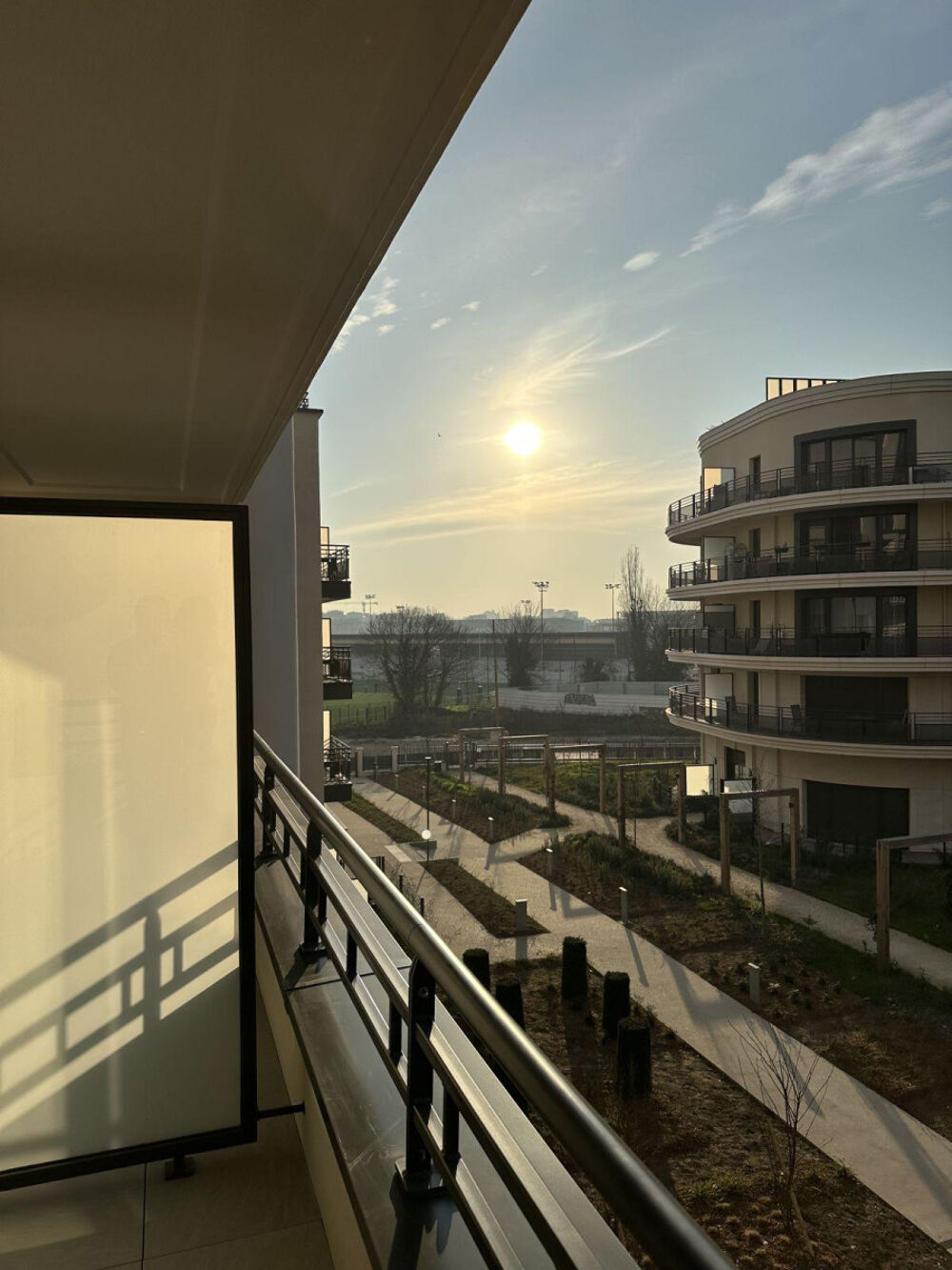 Location Appartement T2 Meublé avec Balcon et Parking Colombes