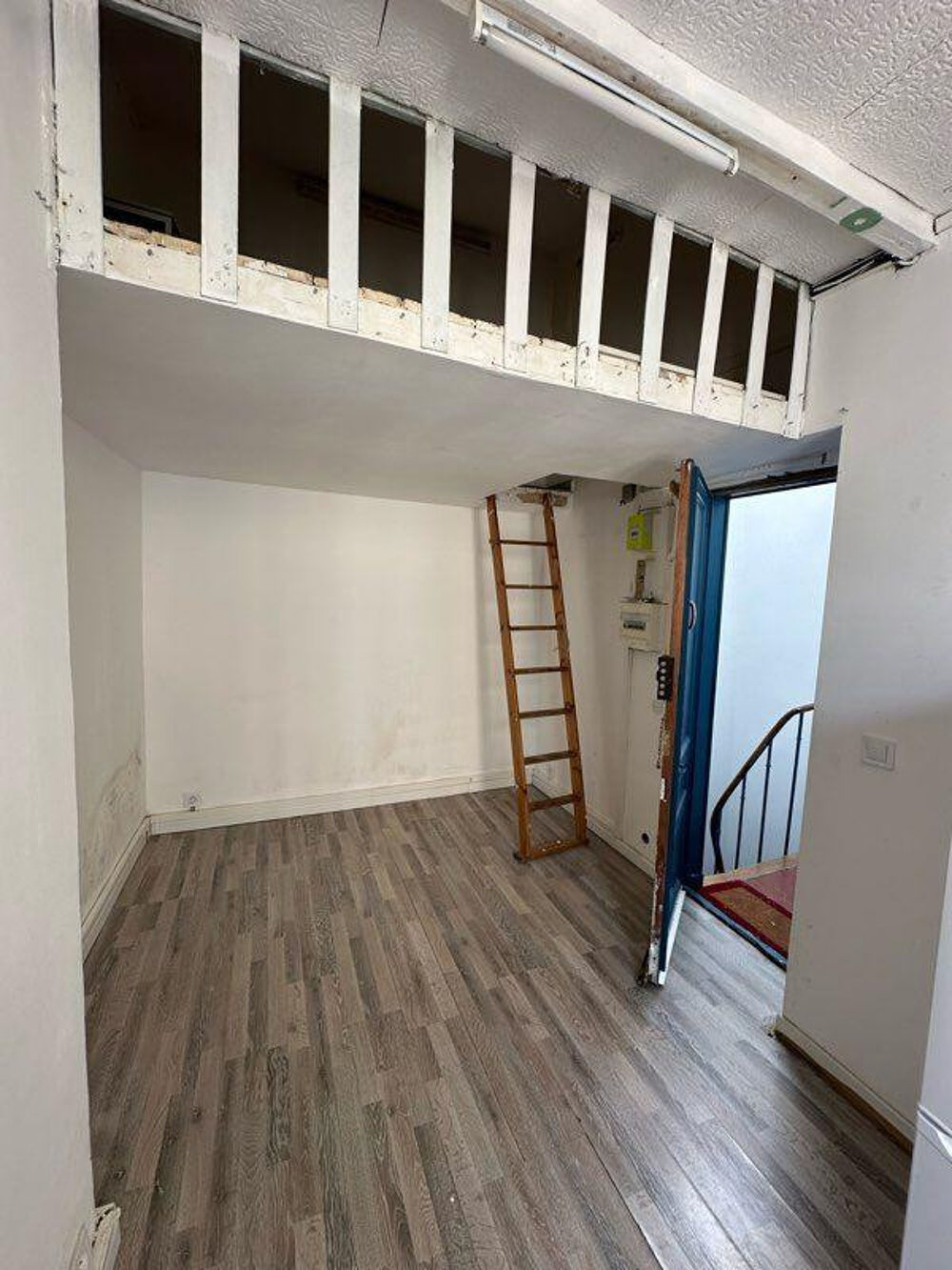 Location Appartement Studio 18m2 Paris 19