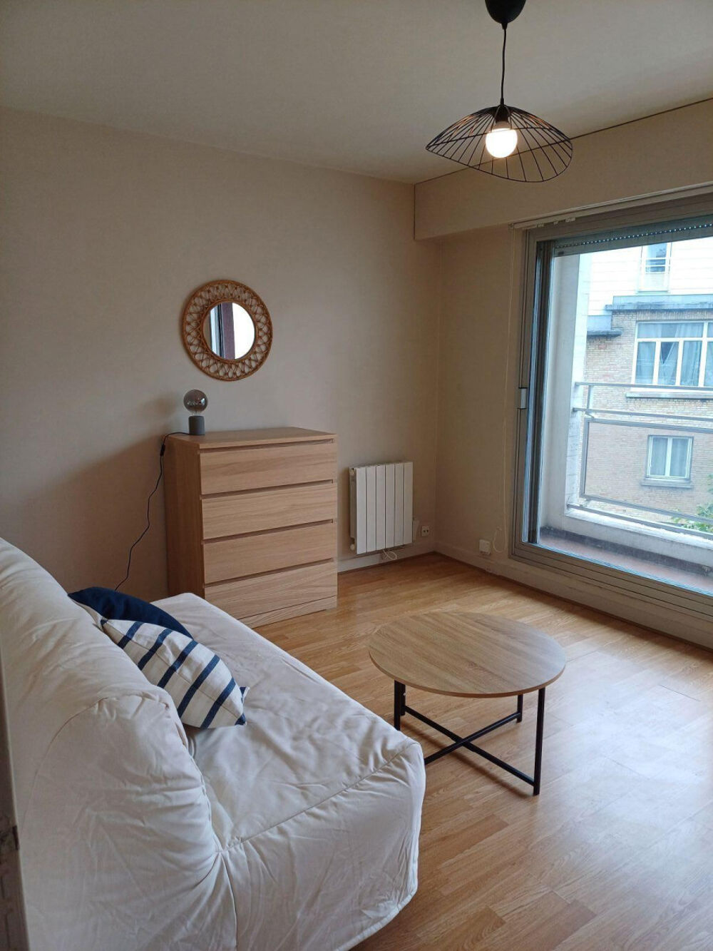Location Appartement Studio meublé ensoleillé proche commerce transport Boulogne-billancourt